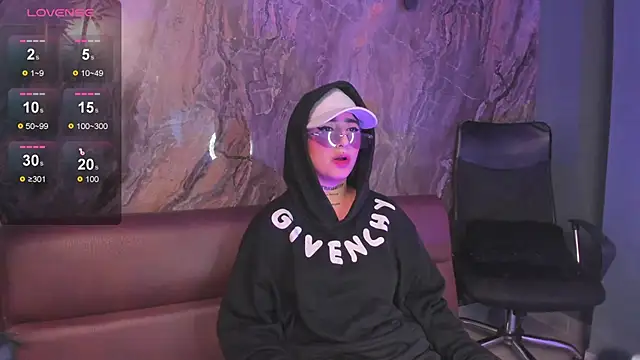 Snapshot of Alahia_Dangelo chatting on November 2025 05:26:01 PM Alahia Dangelo online show from November 2025 05:26:01 PM