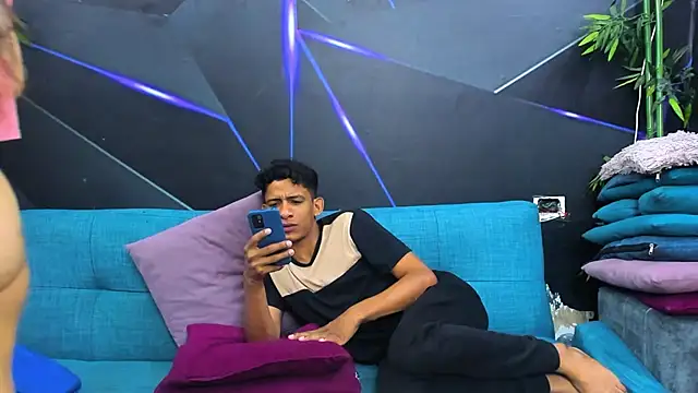 Snapshot of playsgirlhot chatting on February 2025 11:23:02 PM playsgirlhot online show from February 2025 11:23:02 PM