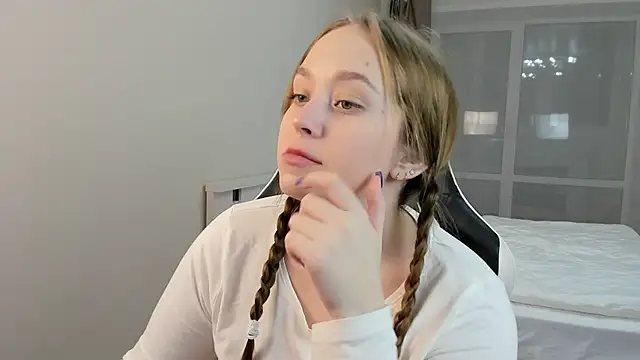 Snapshot of endlesssoffi chatting on December 2024 01:03:02 AM endlesssoffi online show from December 2024 01:03:02 AM