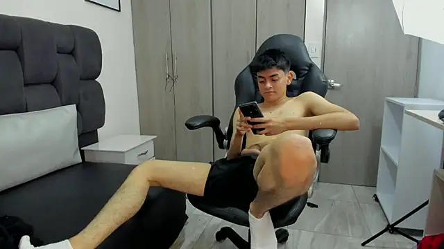 Yef Thin online show from January 2025 05:05:02 AM