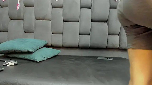 Yef Thin online show from February 2025 10:42:02 AM