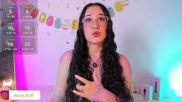 Snapshot of chunn_liioo chatting on April 2026 01:25:01 AM chunn liioo online show from April 2026 01:25:01 AM