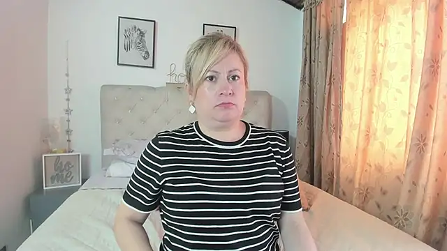 MonyCassius online show from February 2025 03:43:01 PM