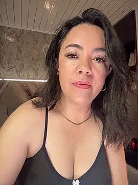 Snapshot of Bella_fournier chatting on March 2026 10:02:02 PM Bella fournier online show from March 2026 10:02:02 PM