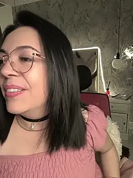 Snapshot of Bella_fournier chatting on April 2026 11:13:02 PM Bella fournier online show from April 2026 11:13:02 PM