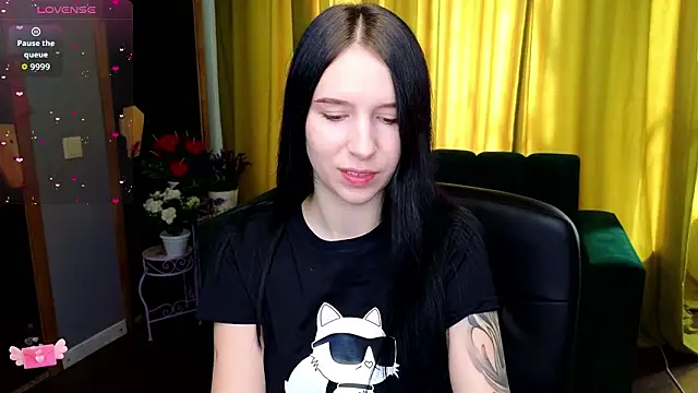 Snapshot of KarolinaBlacks chatting on March 2026 06:31:02 AM KarolinaBlacks online show from March 2026 06:31:02 AM