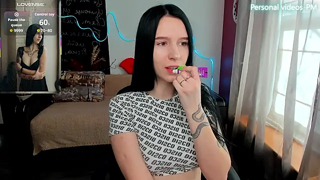 Snapshot of KarolinaBlacks chatting on March 2026 05:29:02 AM KarolinaBlacks online show from March 2026 05:29:02 AM