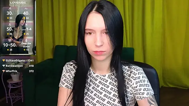 Snapshot of KarolinaBlacks chatting on April 2026 05:45:02 AM KarolinaBlacks online show from April 2026 05:45:02 AM