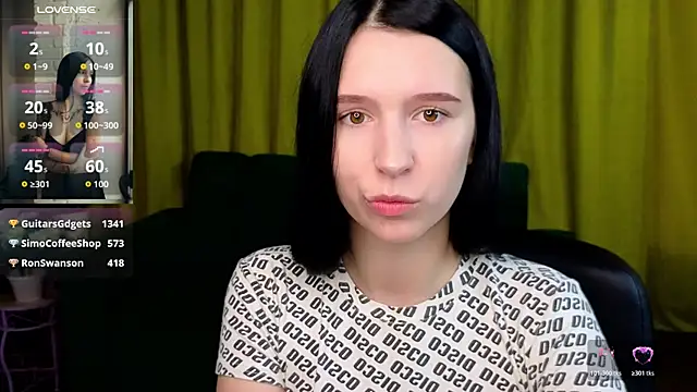 Snapshot of KarolinaBlacks chatting on April 2026 07:45:01 AM KarolinaBlacks online show from April 2026 07:45:01 AM