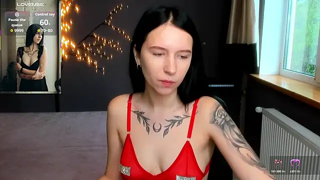 Snapshot of KarolinaBlacks chatting on April 2026 05:40:01 AM KarolinaBlacks online show from April 2026 05:40:01 AM