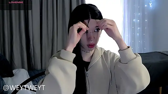 Dasha M online show from December 2025 11:17:01 AM