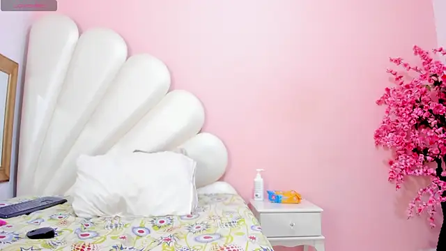 Ally Parkeer  online show from January 2025 04:00:02 PM