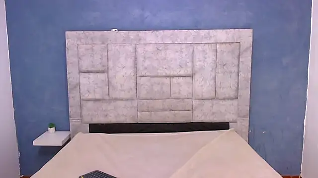 Eban Dustan online show from December 2024 07:56:01 PM