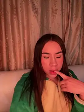 Snapshot of Im_Valen_Cute chatting on March 2026 03:12:01 AM Im Valen Cute online show from March 2026 03:12:01 AM