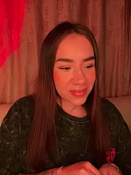 Snapshot of Im_Valen_Cute chatting on April 2026 03:45:02 AM Im Valen Cute online show from April 2026 03:45:02 AM