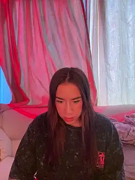 Snapshot of Im_Valen_Cute chatting on April 2026 10:48:01 PM Im Valen Cute online show from April 2026 10:48:01 PM