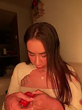 Snapshot of Im_Valen_Cute chatting on April 2026 02:42:01 AM Im Valen Cute online show from April 2026 02:42:01 AM