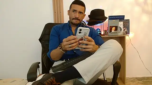 Reiko 85  online show from November 2025 03:01:02 PM