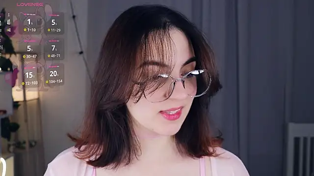 Snapshot of DracosMoon chatting on January 2025 07:06:02 AM DracosMoon online show from January 2025 07:06:02 AM