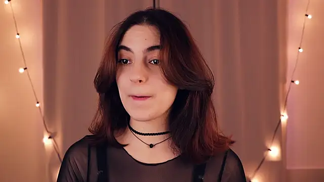 Snapshot of DracosMoon chatting on February 2025 06:11:02 AM DracosMoon online show from February 2025 06:11:02 AM