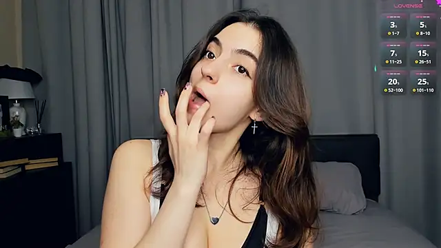 Snapshot of DracosMoon chatting on October 2025 07:09:02 AM DracosMoon online show from October 2025 07:09:02 AM