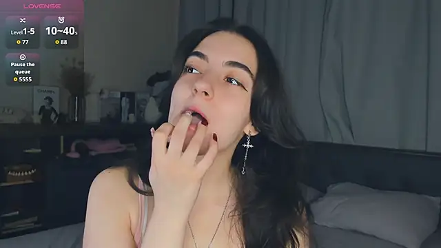 Snapshot of DracosMoon chatting on November 2025 07:08:02 AM DracosMoon online show from November 2025 07:08:02 AM