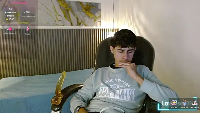 Snapshot of Dyla_n18 chatting on November 2025 08:08:02 PM Dyla n18 online show from November 2025 08:08:02 PM