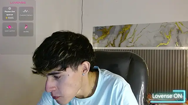 Snapshot of Dyla_n18 chatting on December 2025 08:04:02 PM Dyla n18 online show from December 2025 08:04:02 PM