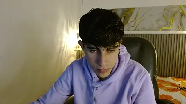 Snapshot of Dyla_n18 chatting on December 2025 06:34:01 PM Dyla n18 online show from December 2025 06:34:01 PM