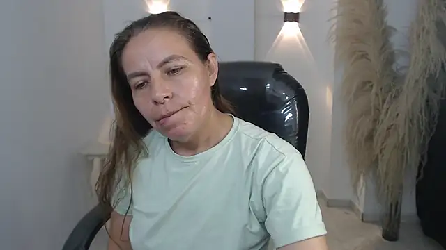 Milf karlye online show from December 2025 01:45:02 AM