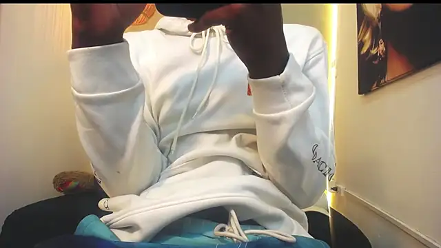 Snapshot of royce_ebony chatting on October 2025 02:47:02 AM royce ebony online show from October 2025 02:47:02 AM