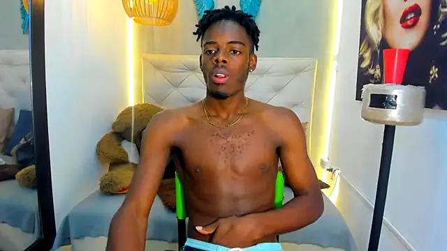 Snapshot of royce_ebony chatting on February 2026 03:02:01 AM royce ebony online show from February 2026 03:02:01 AM