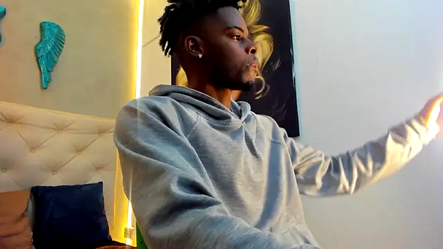 Snapshot of royce_ebony chatting on February 2026 02:21:01 AM royce ebony online show from February 2026 02:21:01 AM