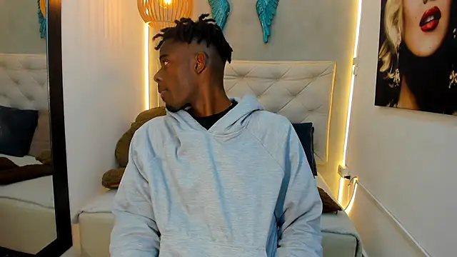 Snapshot of royce_ebony chatting on March 2026 02:16:02 AM royce ebony online show from March 2026 02:16:02 AM