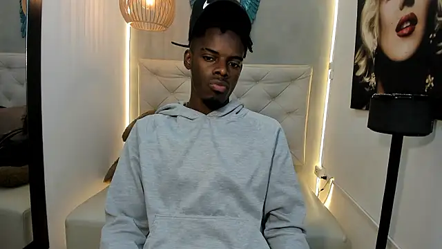 Snapshot of royce_ebony chatting on March 2026 02:37:01 AM royce ebony online show from March 2026 02:37:01 AM