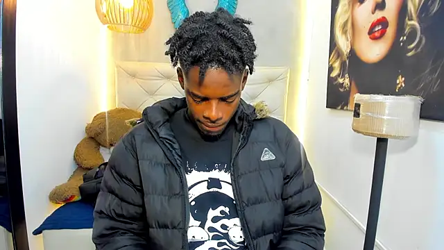 Snapshot of royce_ebony chatting on April 2026 02:33:02 AM royce ebony online show from April 2026 02:33:02 AM