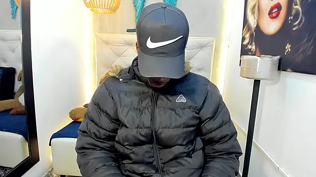 Snapshot of royce_ebony chatting on April 2026 02:39:01 AM royce ebony online show from April 2026 02:39:01 AM