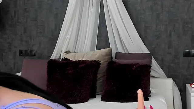 Snapshot of miss_sophieX chatting on January 2025 04:44:02 AM miss sophieX online show from January 2025 04:44:02 AM