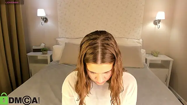 Jennifer Wadee online show from April 2026 12:01:01 AM