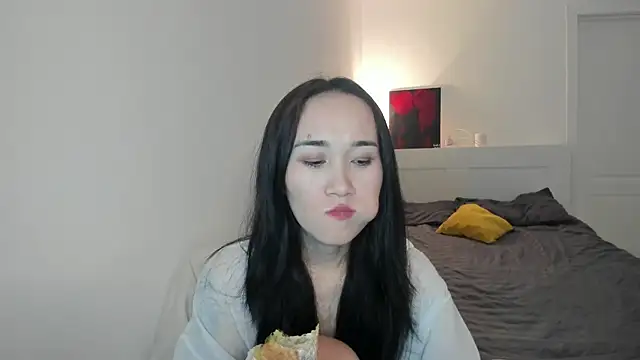 aenie online show from October 2025 11:50:01 AM