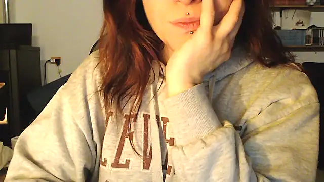 Snapshot of complicata_mente chatting on December 2024 08:01:02 PM complicata mente online show from December 2024 08:01:02 PM