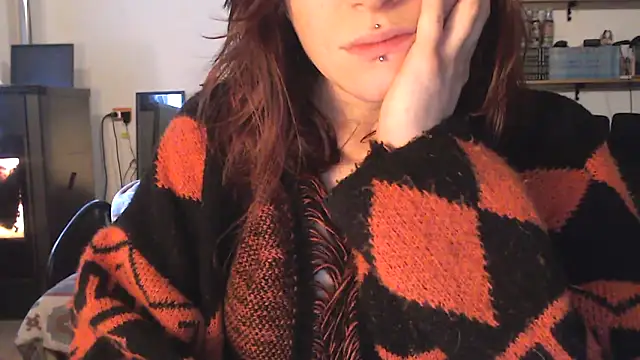 Snapshot of complicata_mente chatting on January 2025 11:23:02 AM complicata mente online show from January 2025 11:23:02 AM