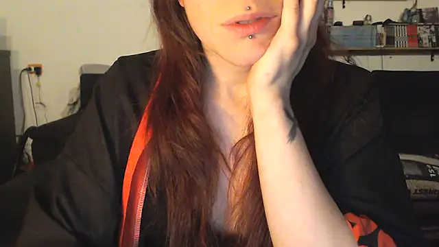 Snapshot of complicata_mente chatting on January 2025 09:30:02 PM complicata mente online show from January 2025 09:30:02 PM