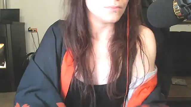 Snapshot of complicata_mente chatting on February 2025 10:20:01 PM complicata mente online show from February 2025 10:20:01 PM