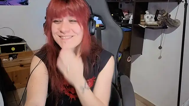 Snapshot of complicata_mente chatting on November 2025 04:30:01 PM complicata mente online show from November 2025 04:30:01 PM