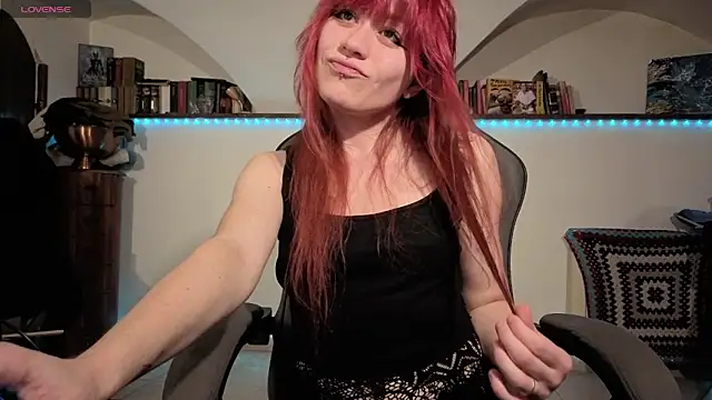 Snapshot of complicata_mente chatting on December 2025 10:07:02 PM complicata mente online show from December 2025 10:07:02 PM