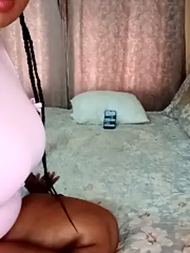 Luciouslips00 online show from December 2025 06:29:02 AM