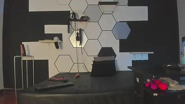 haileycat online show from January 2025 08:08:02 AM