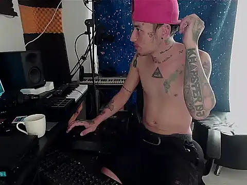 patrik tattoo  online show from December 2024 06:25:01 PM