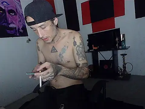 Snapshot of patrik_tattoo_ chatting on April 2026 04:35:01 AM patrik tattoo online show from April 2026 04:35:01 AM